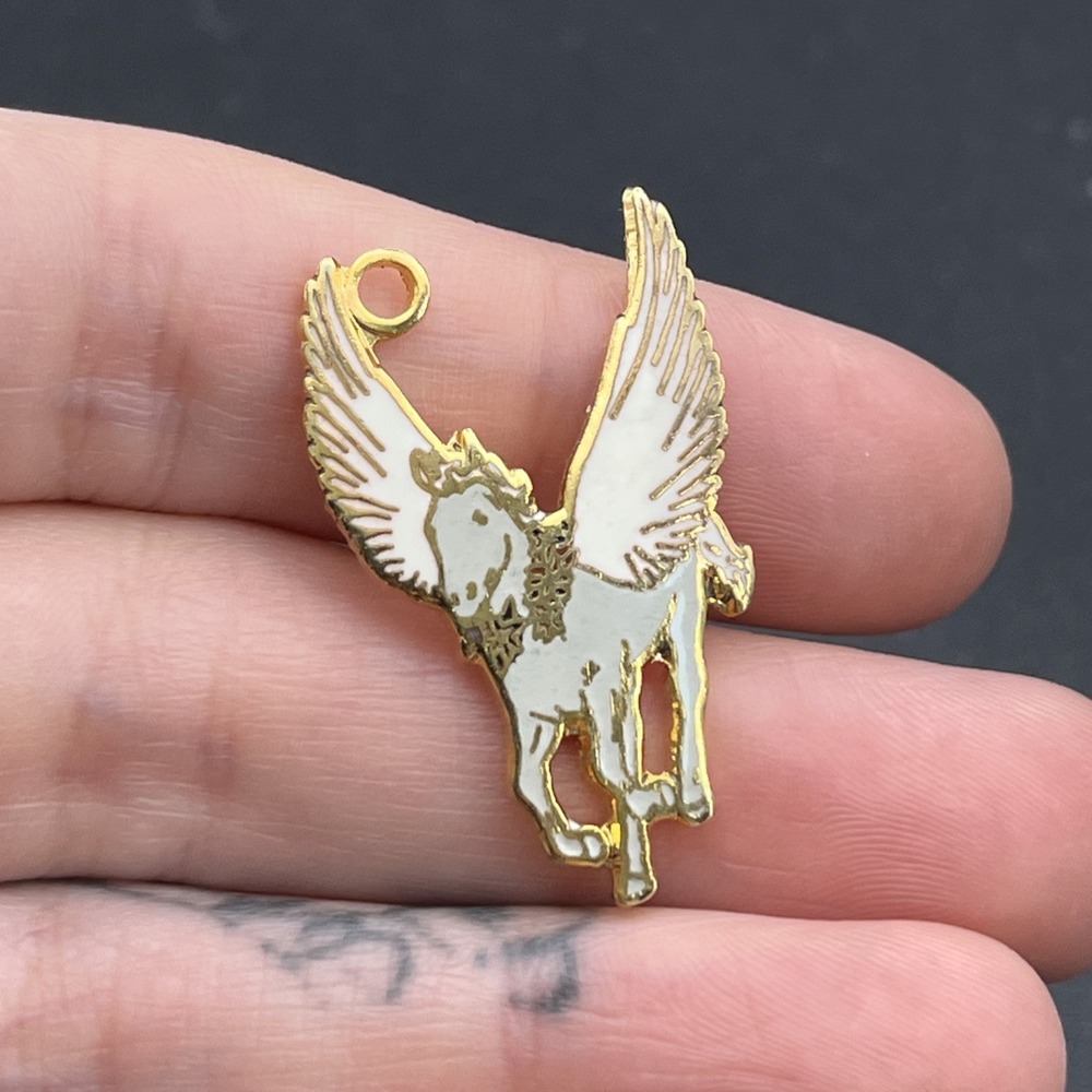 Unicorn Pegasus‎ Horse Wings Lapel Hat Pin